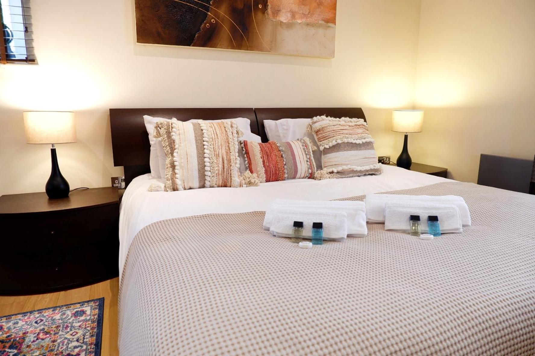 Stunning Apartment Close To Cambridge Station With Free Parking! מראה חיצוני תמונה